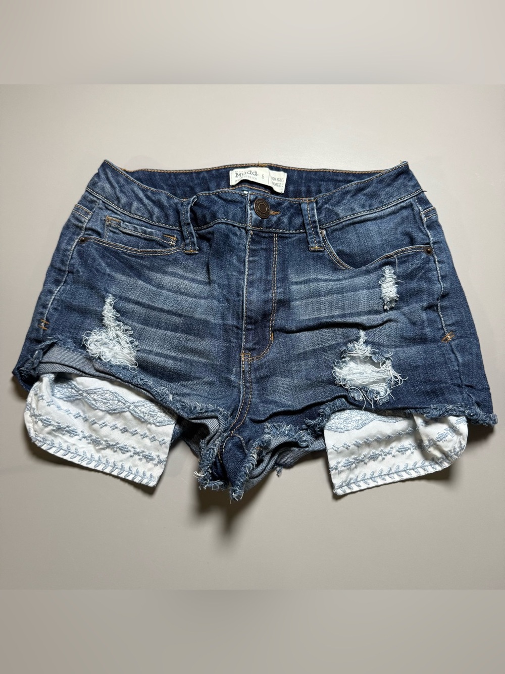 Mudd 5 ripped denim embroidered pockets shortie shorts - Picture 2 of 6
